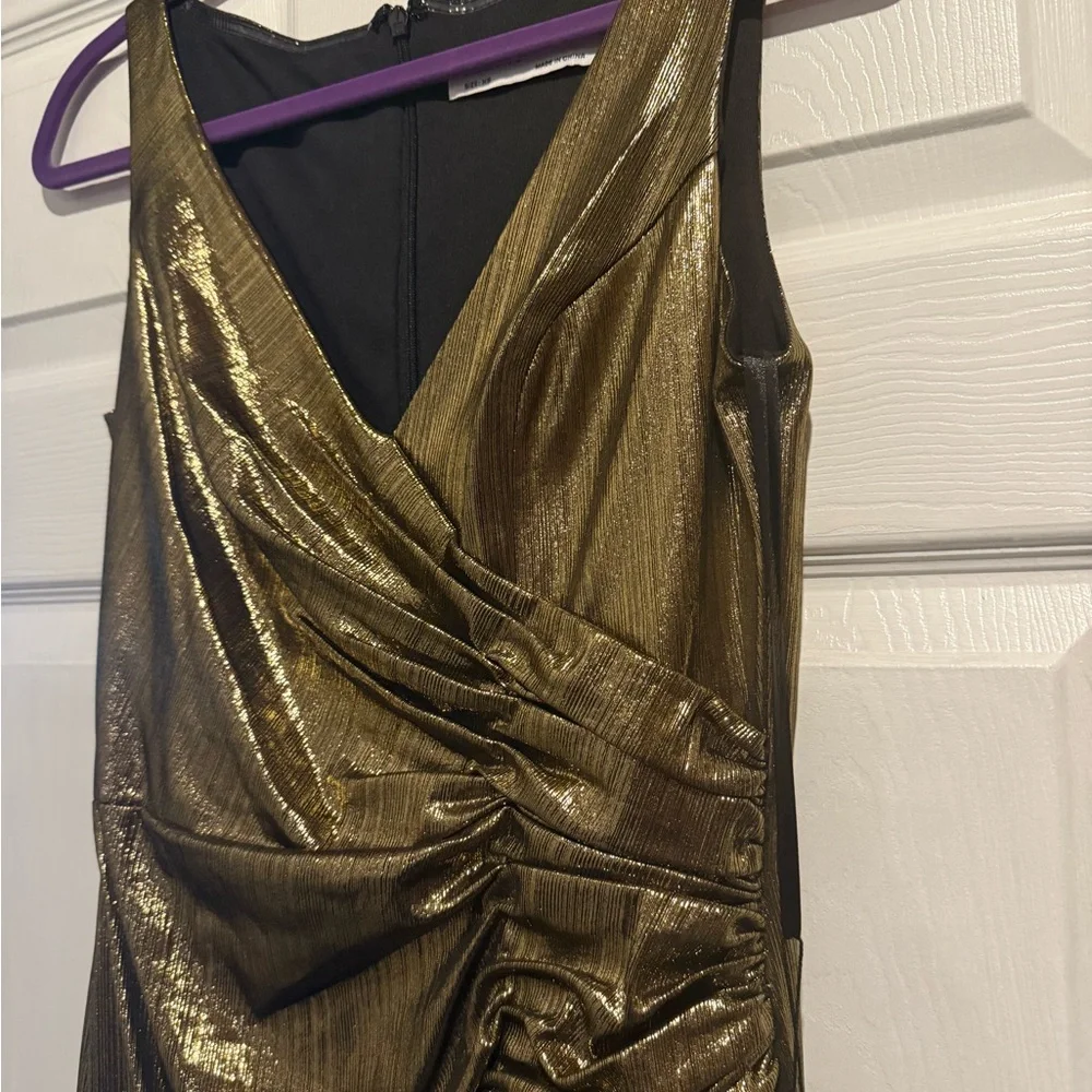 Mac Duggal Metallic Jersey Fabric Ruched Detail Front Split V‎ Neck Gown Size XS